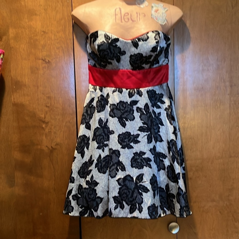 Trixxi Strapless Floral Semiformal Dress Size 5 NEW NWT - Picture 2 of 10